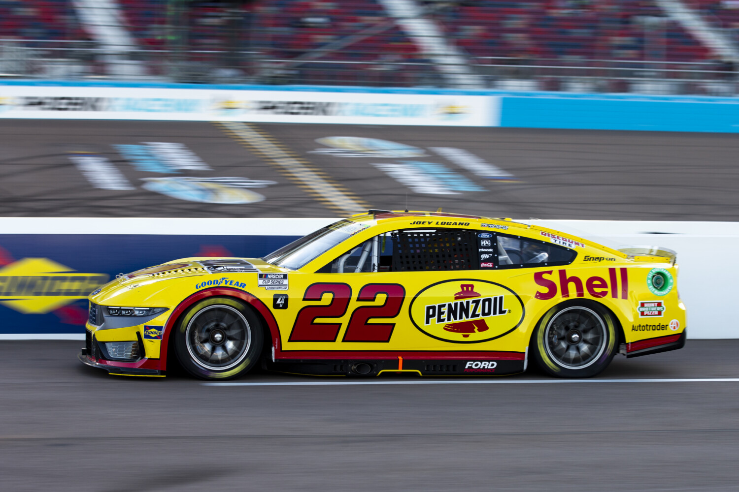 Joey Logano Tops Championship 4 Drivers in Cup Qualifying at Phoenix